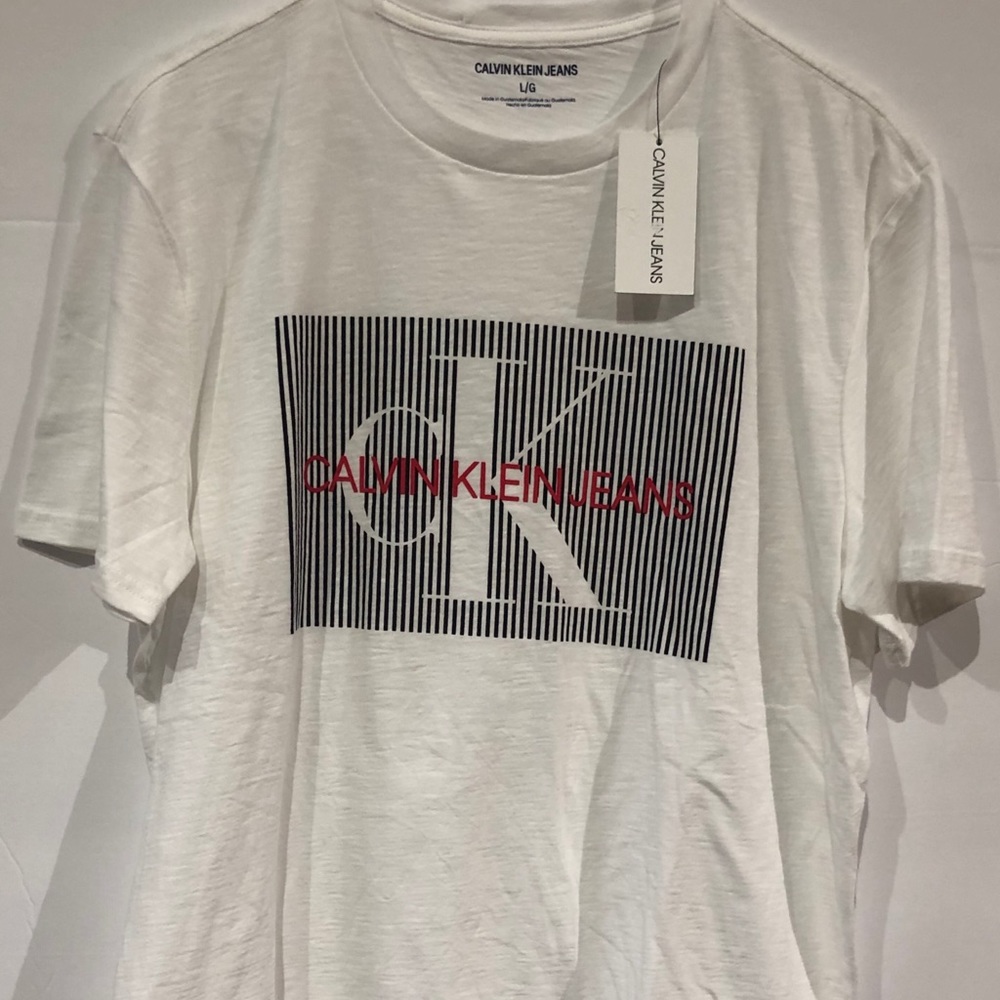 Calvin Klein Jeans Tee (Large)